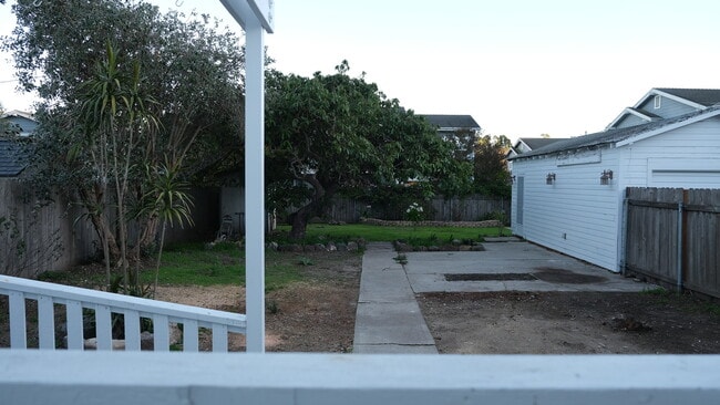 Building Photo - 509 Coronel Pl