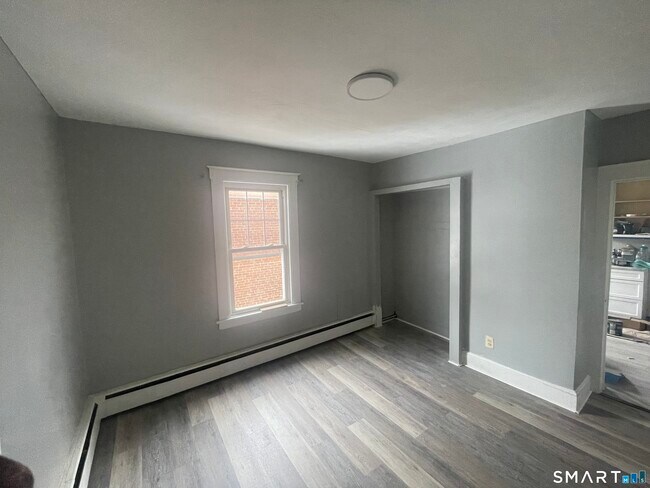 Building Photo - 22 Wilcox St