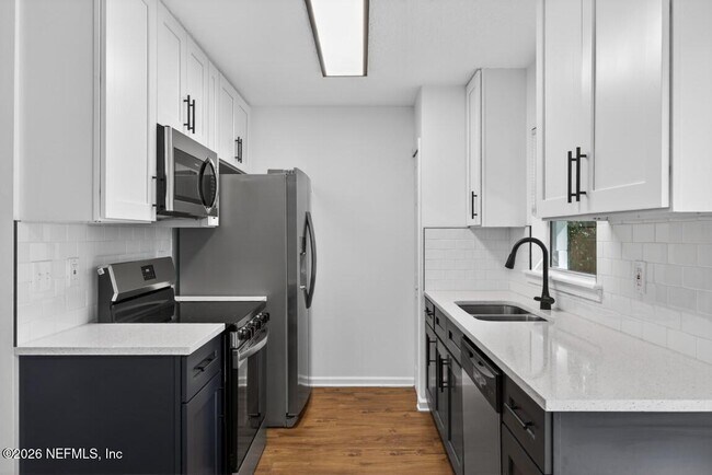 Building Photo - 411 Pearl St