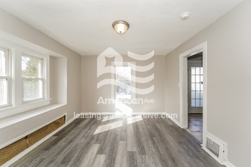 Building Photo - 400 Noble Ave