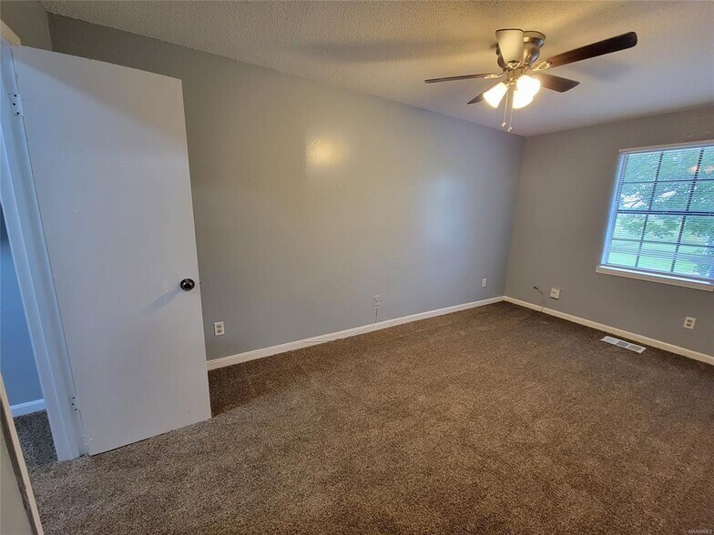 Building Photo - 3411 Malabar Rd