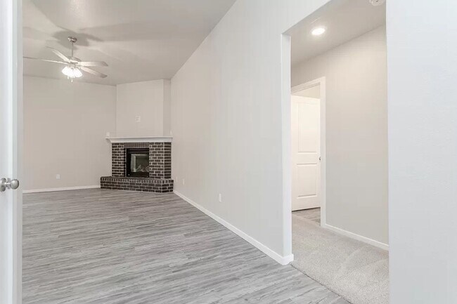 Building Photo - NOW PRE LEASING WITH SUMMER MOVE IN SPECIAL!