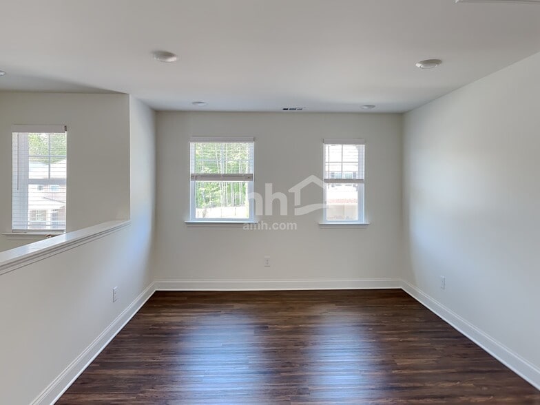 Building Photo - 421 Tributary Ln