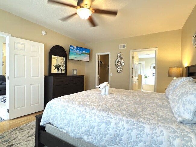 Building Photo - 900 Oxford Dr