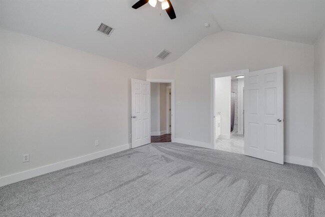 Building Photo - 277 Paddington Dr