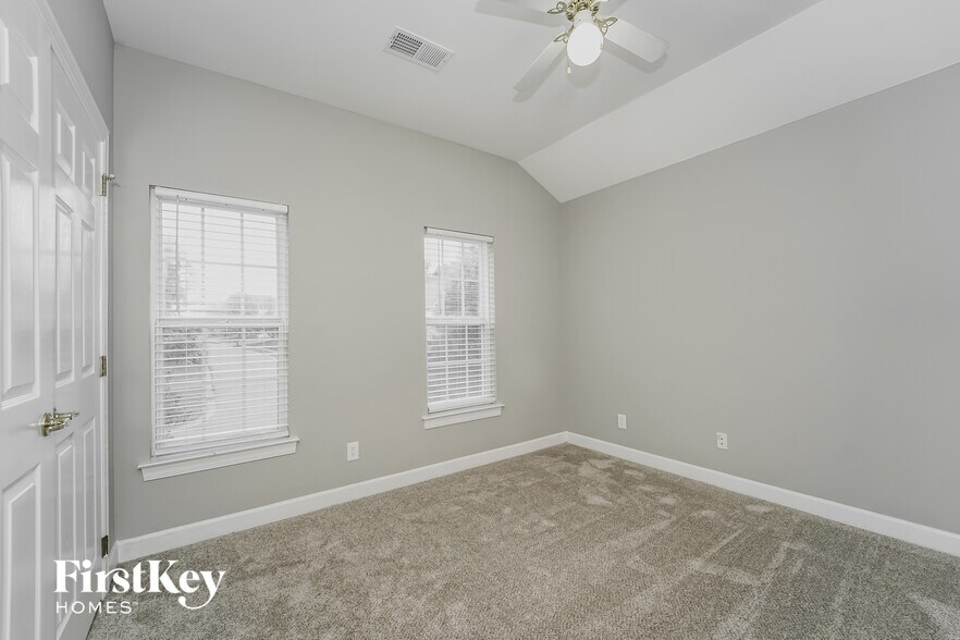 Building Photo - 1240 Blackstone Ct NW