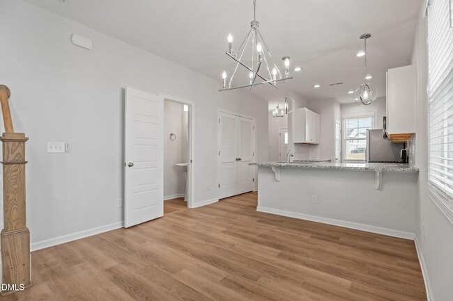 Building Photo - 745 Putney Hl Rd