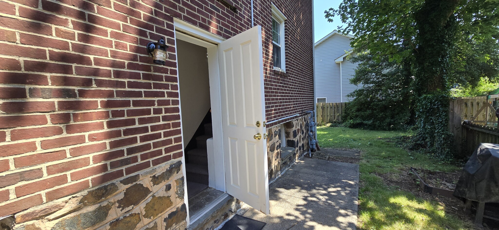 Building Photo - 6A N Beaumont Ave