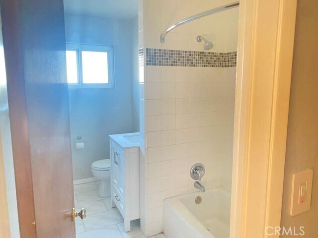 Building Photo - 4389 Beverly Ct