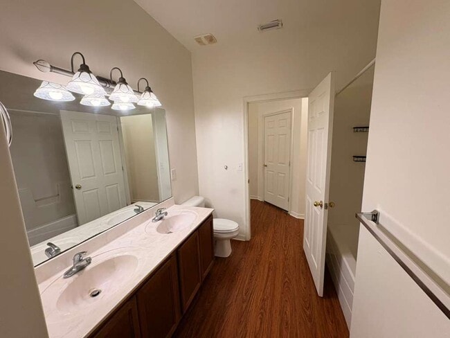 Building Photo - 1826 NW 15th Terrace