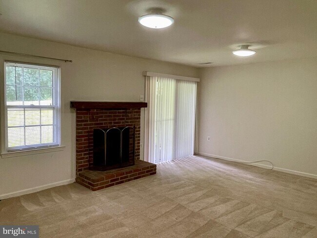 Building Photo - 5847 Rockdale Ct
