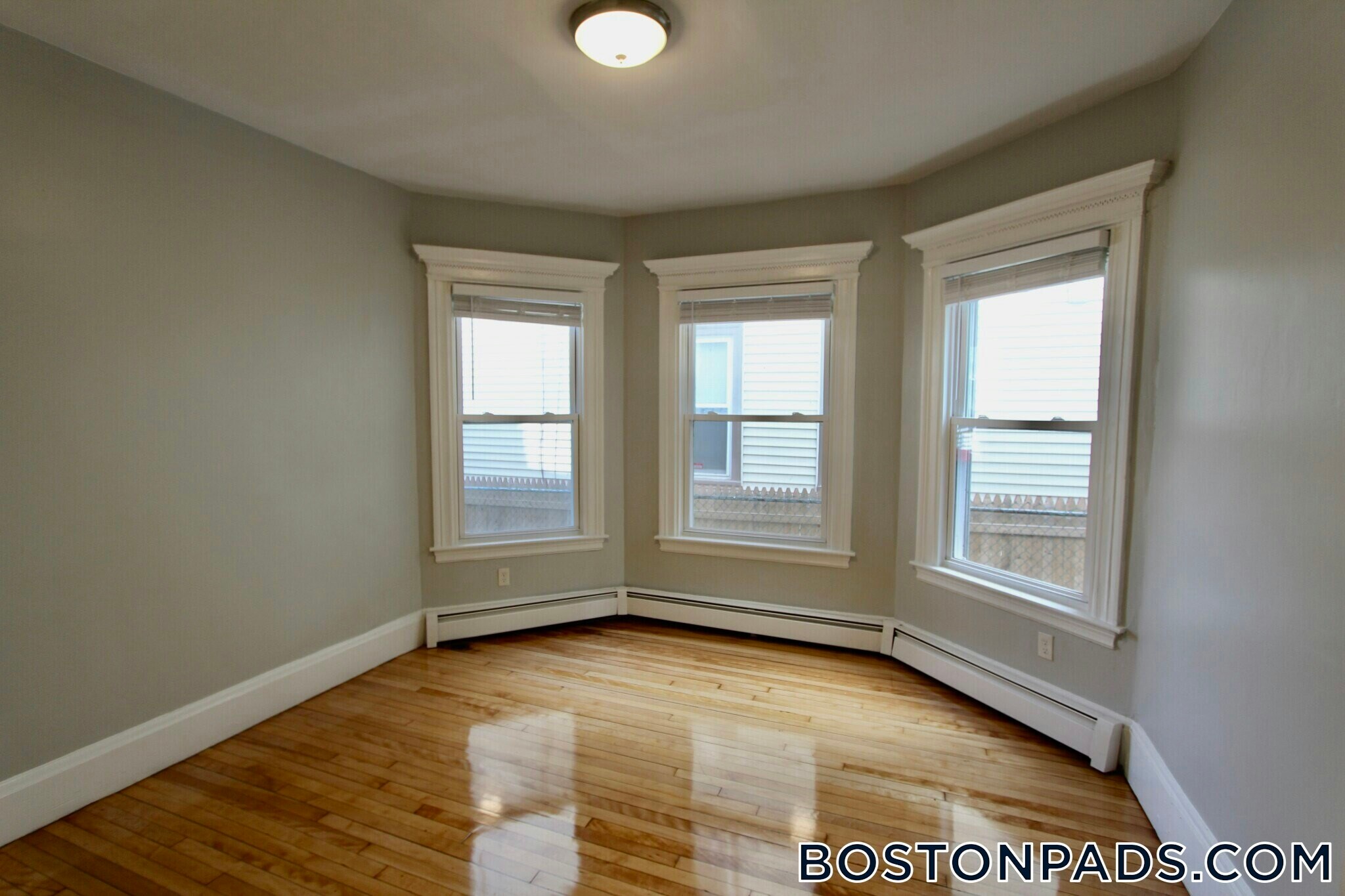 Building Photo - 55 Estes St