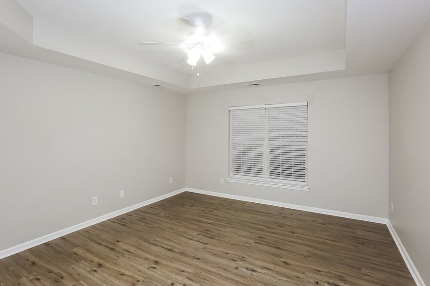 Building Photo - 7215 Hathaway Ct