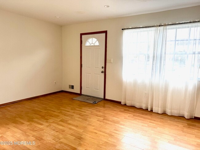 Building Photo - 244 Raritan St