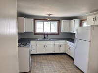 Building Photo - 115 3rd St