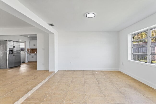 Building Photo - 3253 Pierce St