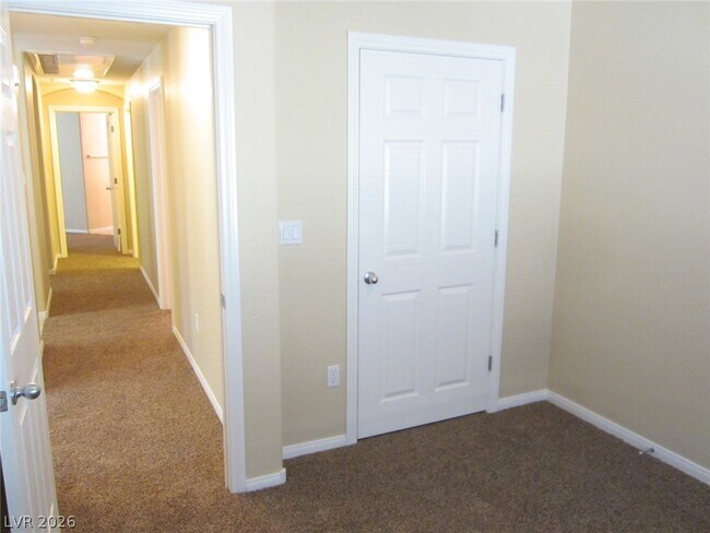 Building Photo - 7701 W Robindale Rd