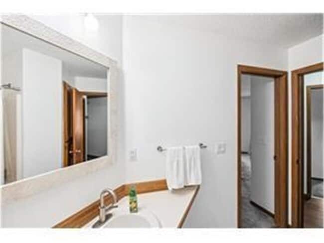 Building Photo - 3563 Blue Jay Way