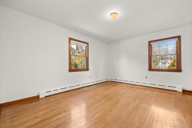 Building Photo - 5 Saviano Ln