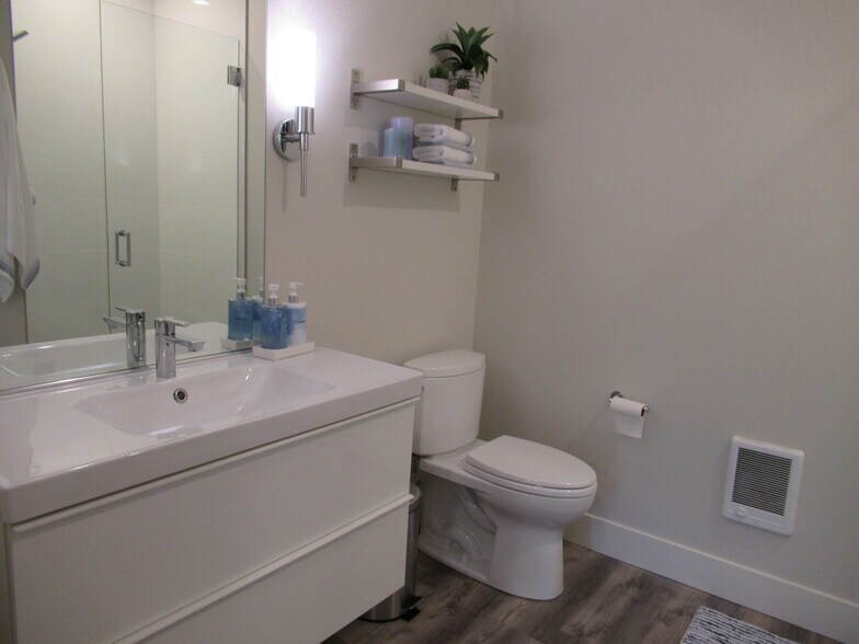 Bathroom/Vanity - 1610 N Emerson St