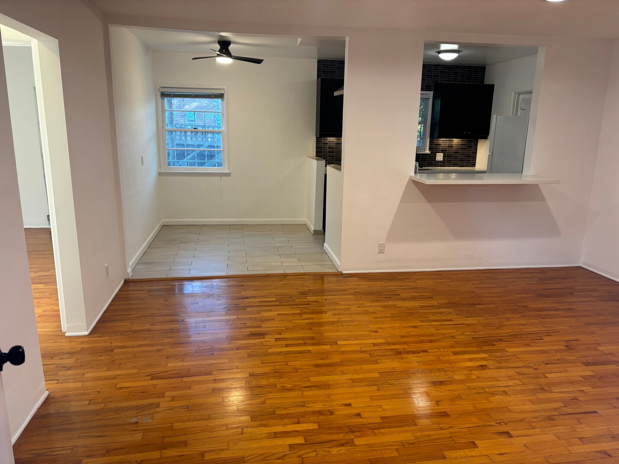 Building Photo - 3315 Caroline Ave