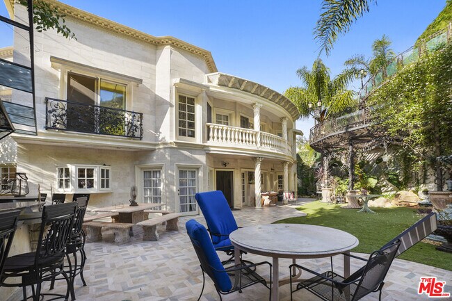 Building Photo - 2258 Gloaming Way