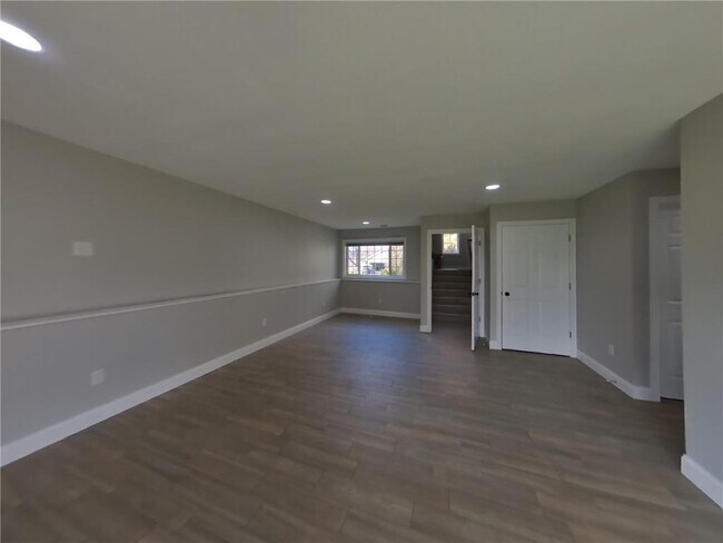 Building Photo - 7326 Lander Ave NE