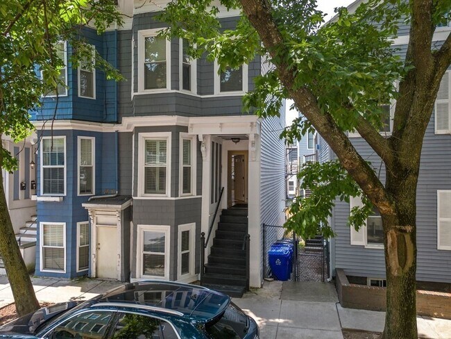 Primary Photo - 433 W 4th St