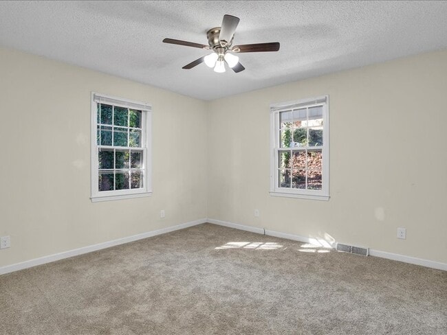 Building Photo - 109 Elcon Dr