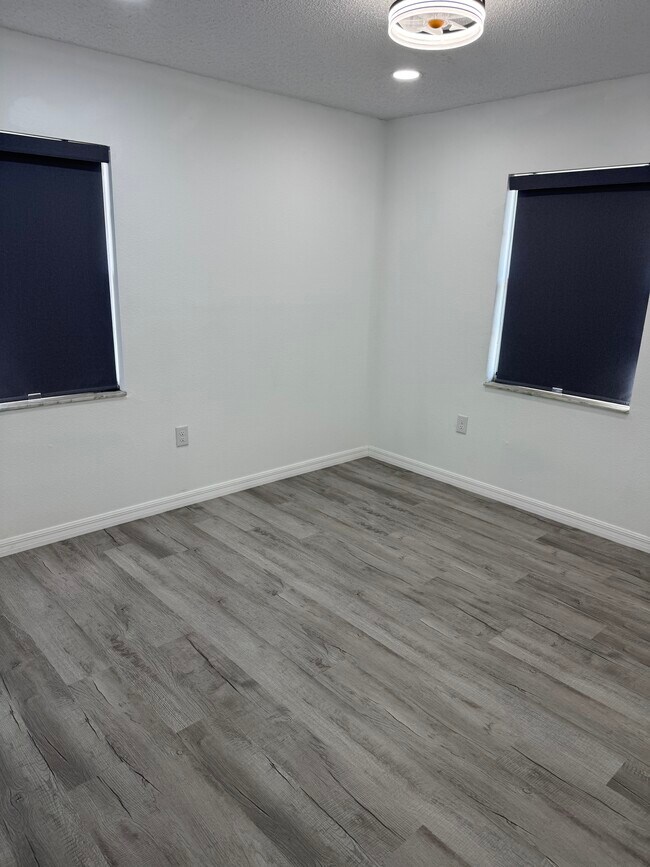 Building Photo - 2117 Lemon St