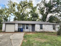 Building Photo - Cul-de-sac home near downtown Foley!