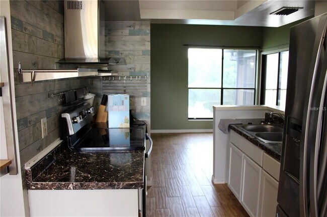 Building Photo - 1340 Stearman Ct