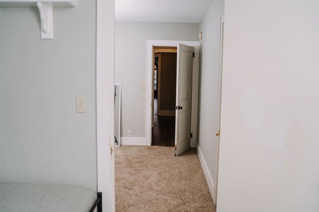 Building Photo - Beautiful Historic 2 Bed 1 Bath Duplex in the Plaza District!!