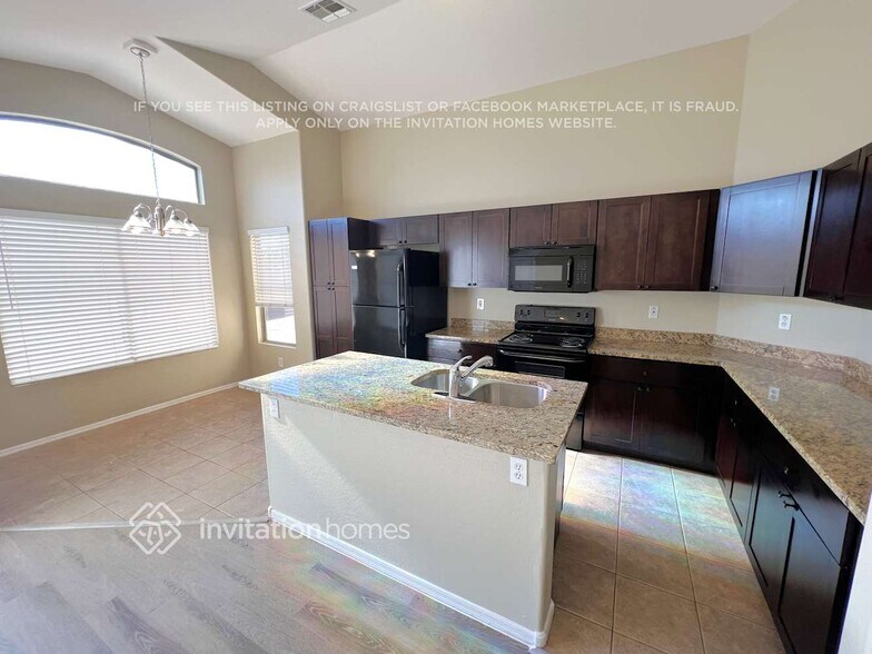 Building Photo - 14879 W Ventura St