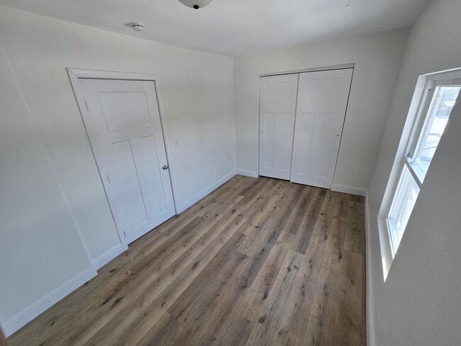 Building Photo - 762 E Station St