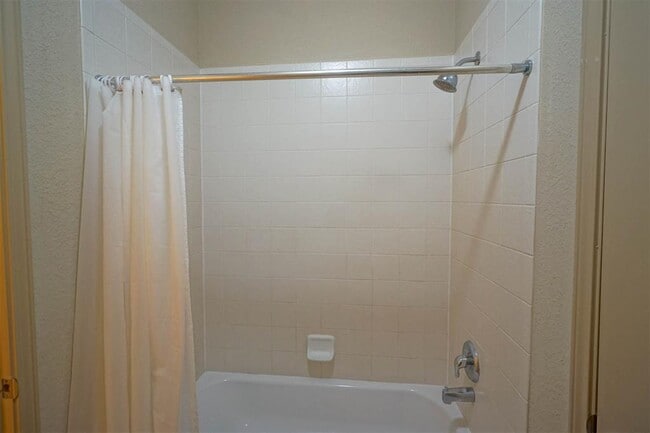 Building Photo - 6139 Grassy Haven Ln