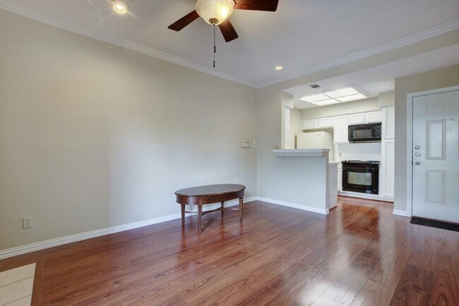 Building Photo - 3111 Tom Green St
