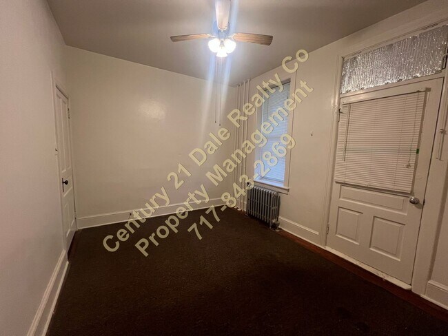 Building Photo - 362 W Broadway