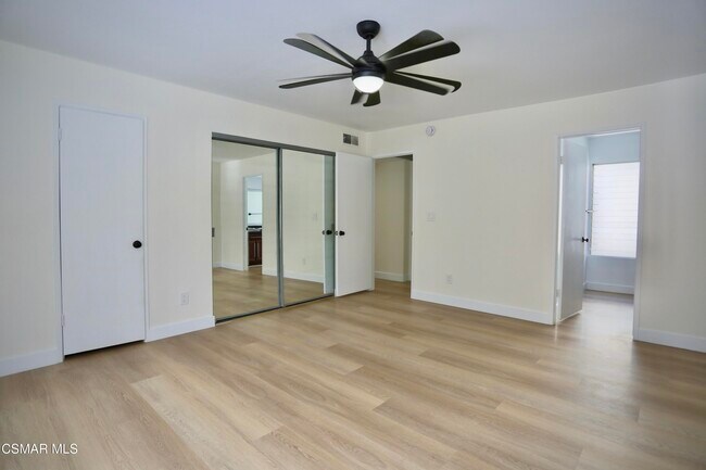 Building Photo - 11738 Moorpark St