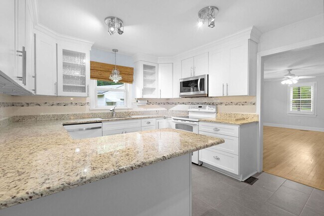 Building Photo - 3 Bed 2.5 Bath Home for rent in Norfolk