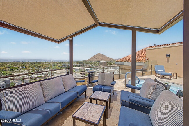 Building Photo - 7175 E Camelback Rd
