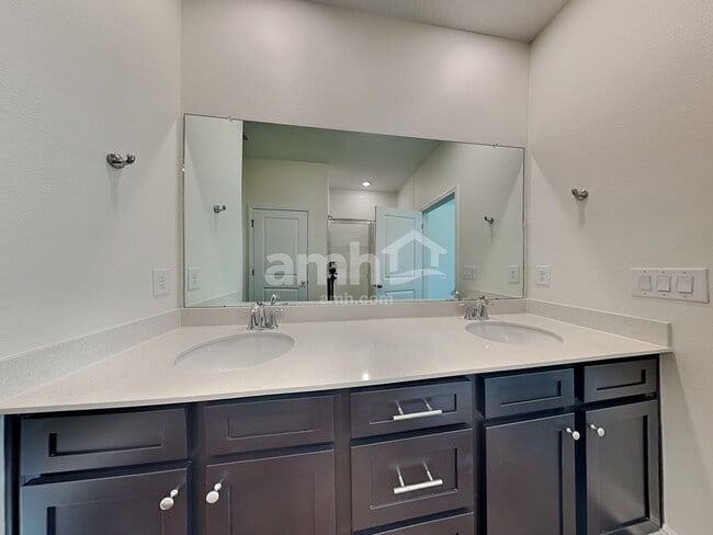 Building Photo - 14511 Cedar Mill Dr