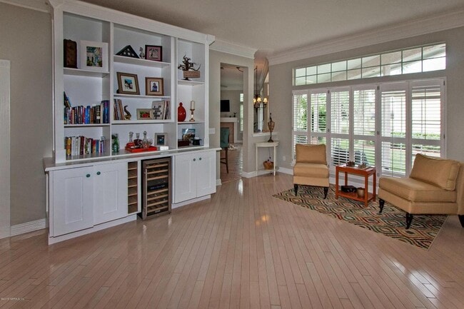 Building Photo - 137 Deer Cove Dr