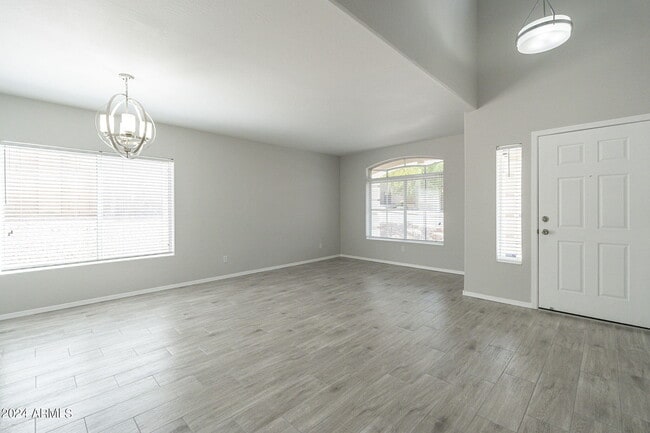 Building Photo - 6326 W El Cortez Pl