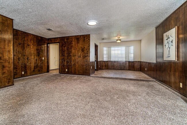 Building Photo - 5712 SW 48th Ave