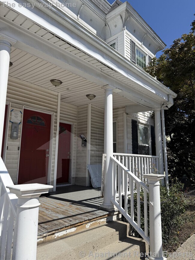 Building Photo - 55 Bonair St