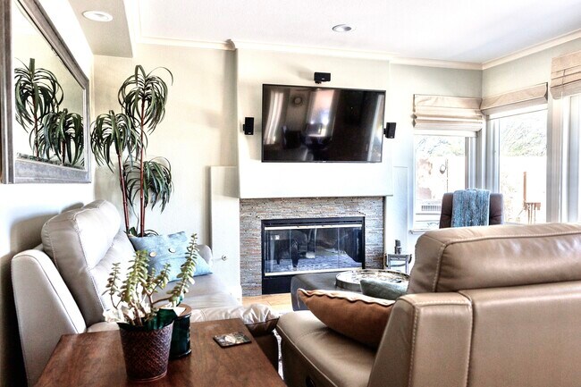 Building Photo - 8169 Sedona Sunrise Dr