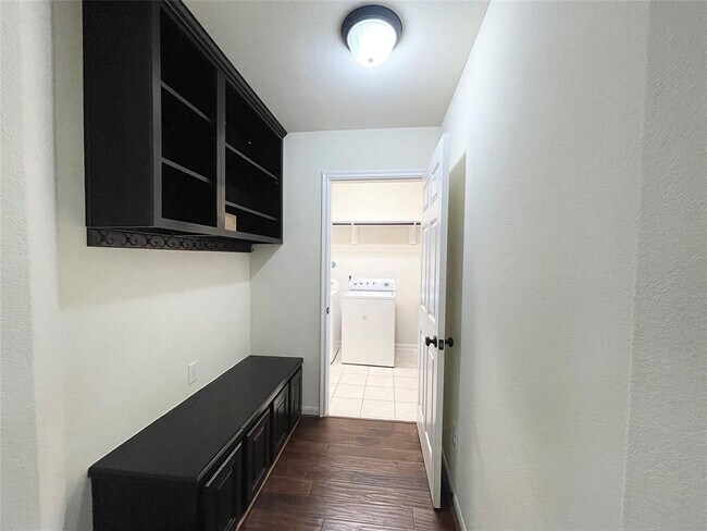 Building Photo - 5366 Blue Mountain Ln