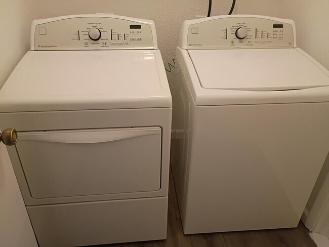 Building Photo - 16811 N 32nd Ave