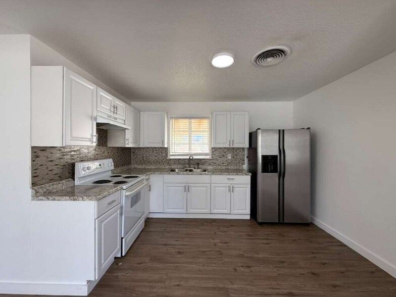 Building Photo - 2503 Jupe Dr